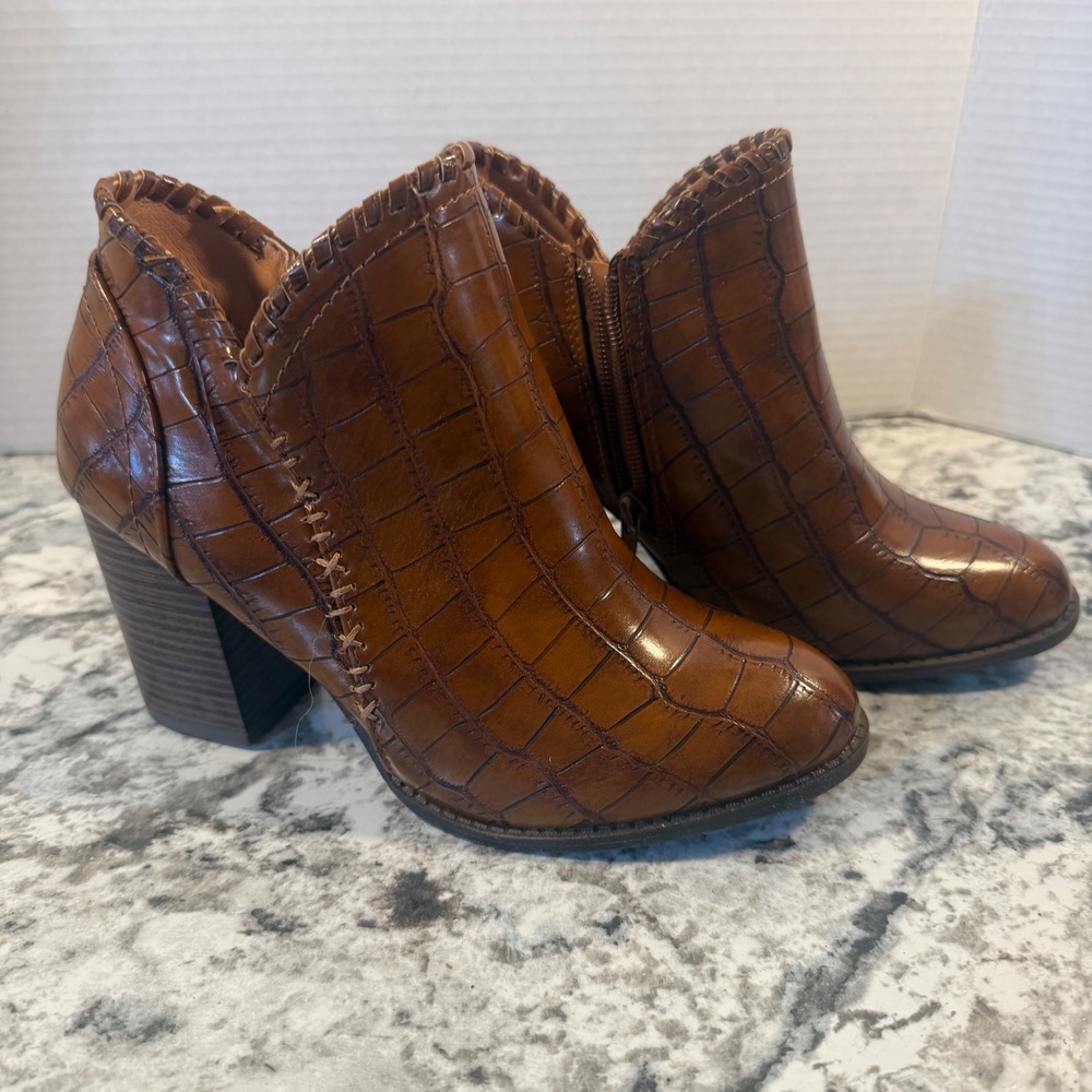 Mata Cognac Brown Croc Embossed Whipstitch Ankle Boots Block Heel Size 7 3" heal